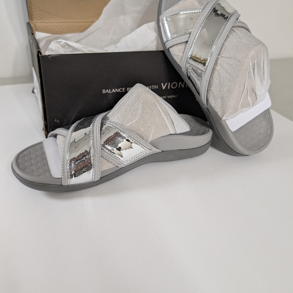 Vionic Silver Slide Sandals Size 7 - Picture 8 of 9